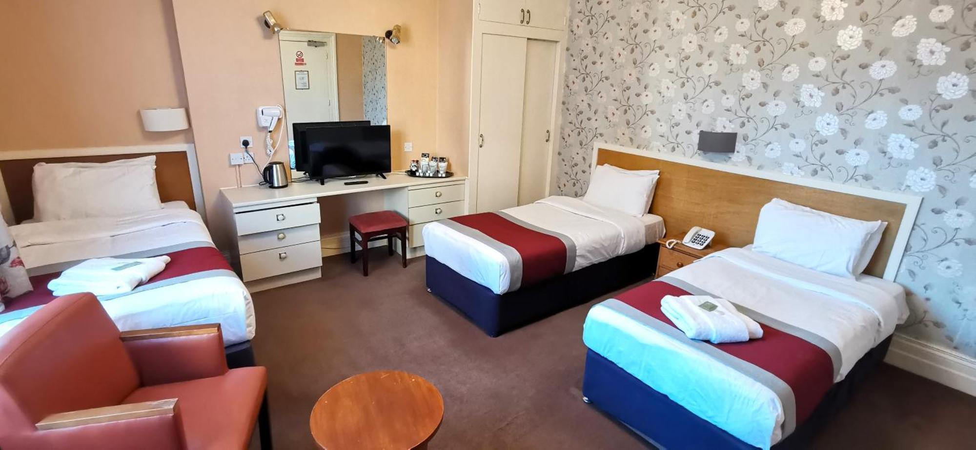Russell Hotel 2*