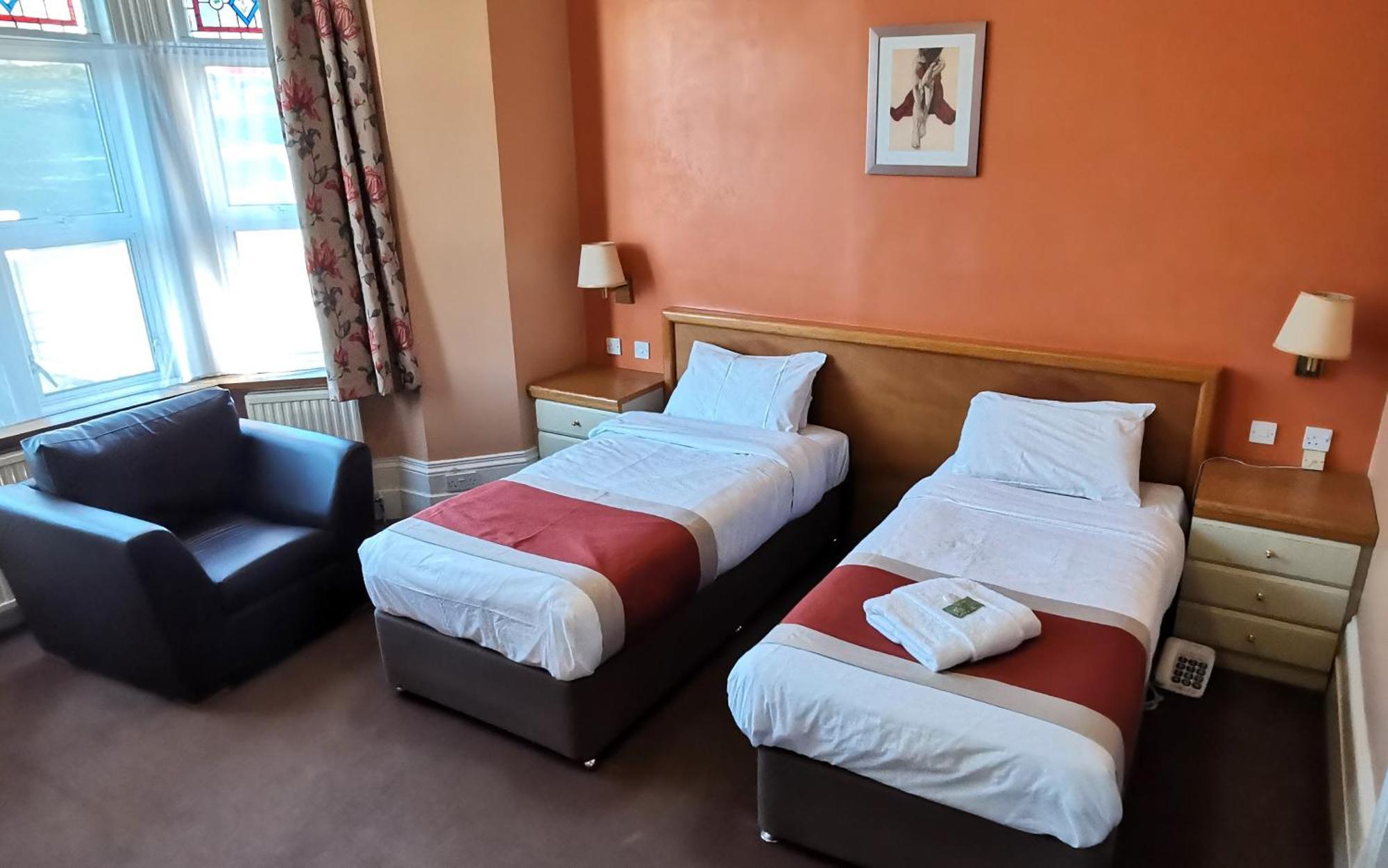 Russell Hotel 2*